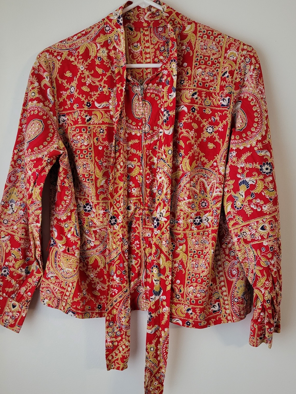 Vintage Women's Red Paisley Tie-Neck Blouse Size OS